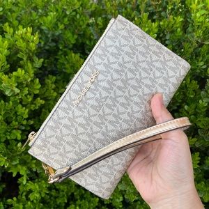 Michael Kors Jet Set Travel LG Double Zip Wristlet